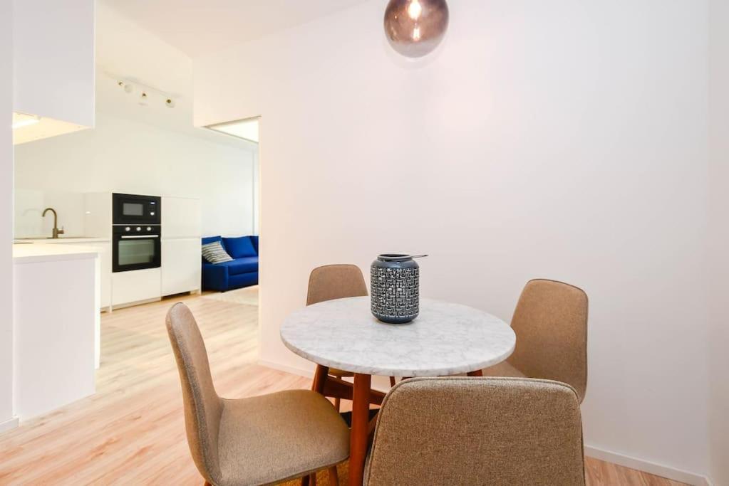 New Modern Apartment In City Center Bratislava Exterior foto